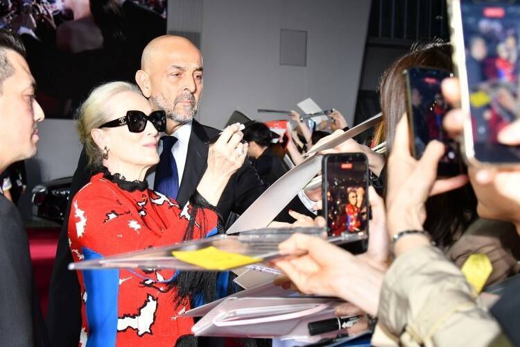 “ランウェイ”は現実に戻ってきた──『プラダを着た悪魔2』来日が示すファッションの現在