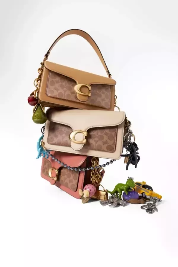 「コーチが伊勢丹新宿店 ザ・ステージでポップアップを開催。アイコンバッグ「Tabby」からインスパイア」の画像