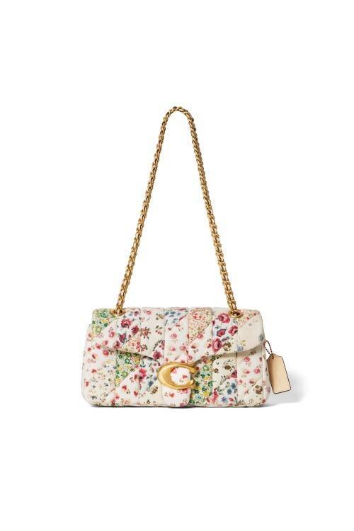 コーチが伊勢丹新宿店 ザ・ステージでポップアップを開催。アイコンバッグ「Tabby」からインスパイア