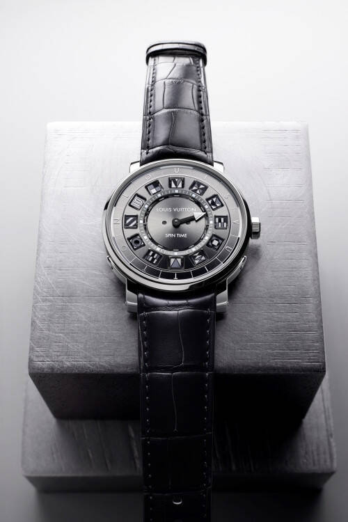 ルイ・ヴィトンから新作メンズウォッチ「エスカル スピン・タイム スティール」が登場