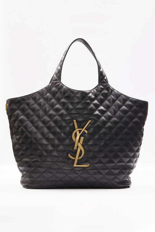 サンローランのアイコンバッグ「イカール」を持つアンジェリーナ・ジョリーをロスアンゼルスでキャッチ!