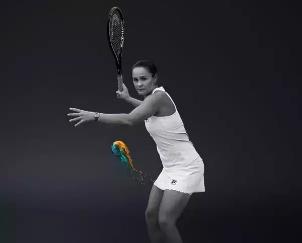 ラドーのアンバサダー、アシュリー・バーティが人気アーティスト アシュヴィン・ハリソンと組んで1回限りのアート作品を創作