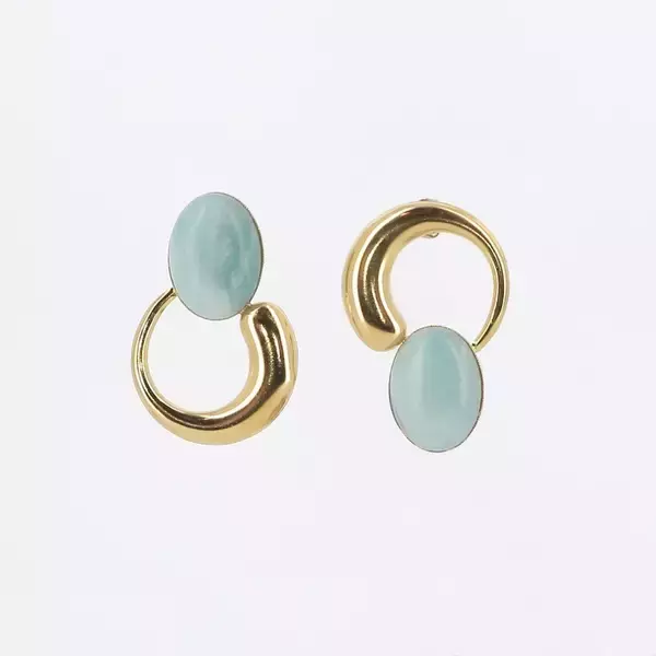 「パリ発のファッションブランド「デストレー」が日本初のポップアップストアを新宿伊勢丹にオープン」の画像