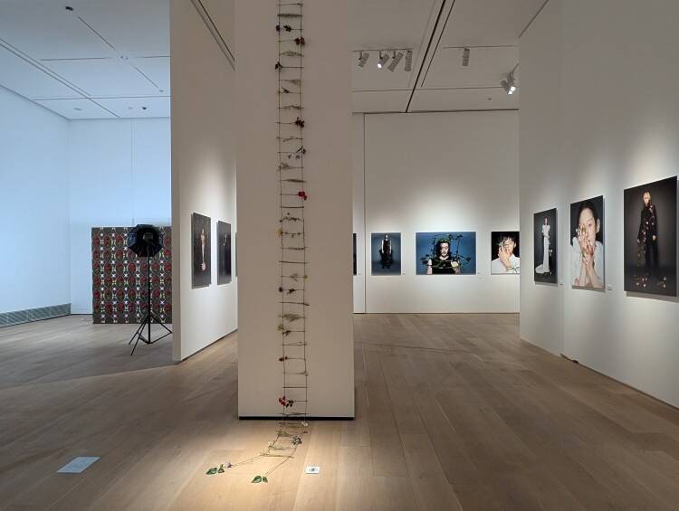 顔を構成するということ——キム・ヨンジュン × 吉田ユニ「Face to face」が示すポートレートの再定義