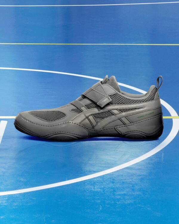 ISSEY MIYAKE FOOT 始動——MDSとASICSが探る“足”からのデザイン