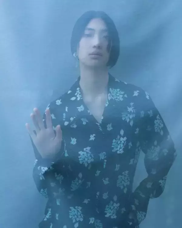 「Mame Kurogouchi、“Reflection” を映す Tokyo Look を公開 —— 撮影は細倉真弓」の画像