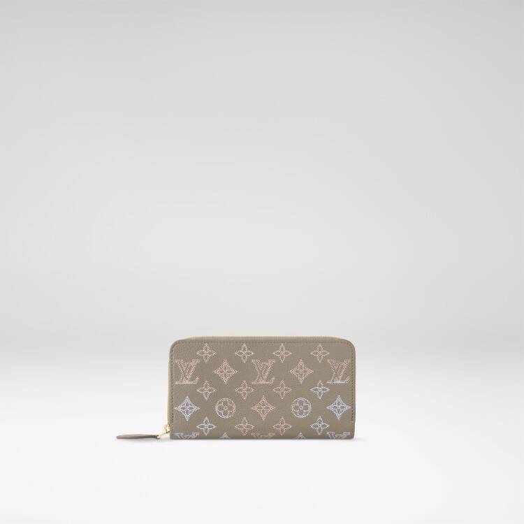 ルイ・ヴィトンからカラーグラデーションが施されたマヒナ・レザーの新作が登場。日本限定のキーケースも