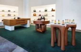 ボッテガ・ヴェネタ、銀座フラッグシップで「Holiday Craft」を開催。先行発売バッグ〈ピナコテーカ〉ジャングルが登場