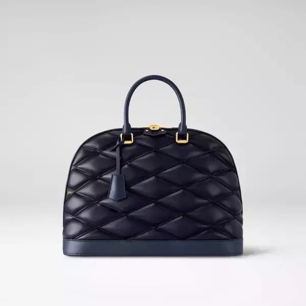 「ルイ・ヴィトンからメゾンの伝統的なトランクから着想した美しく交差するマルタージュ・パターンが個性を放つ新作バッグ」の画像