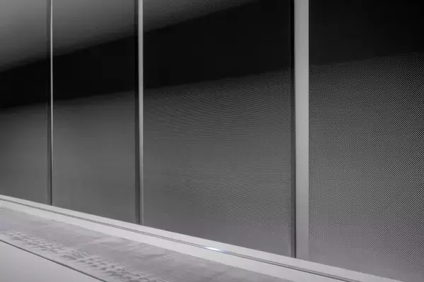 「西陣織は“未来のメディア”になれるのか──HOSOOがミラノで問いかけた、織物とデジタルの新しい関係」の画像