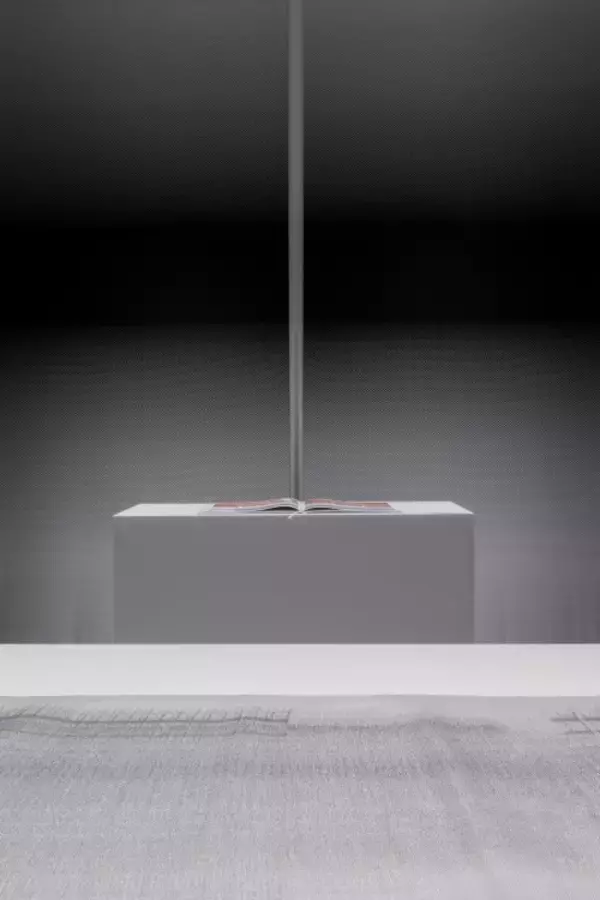 「西陣織は“未来のメディア”になれるのか──HOSOOがミラノで問いかけた、織物とデジタルの新しい関係」の画像