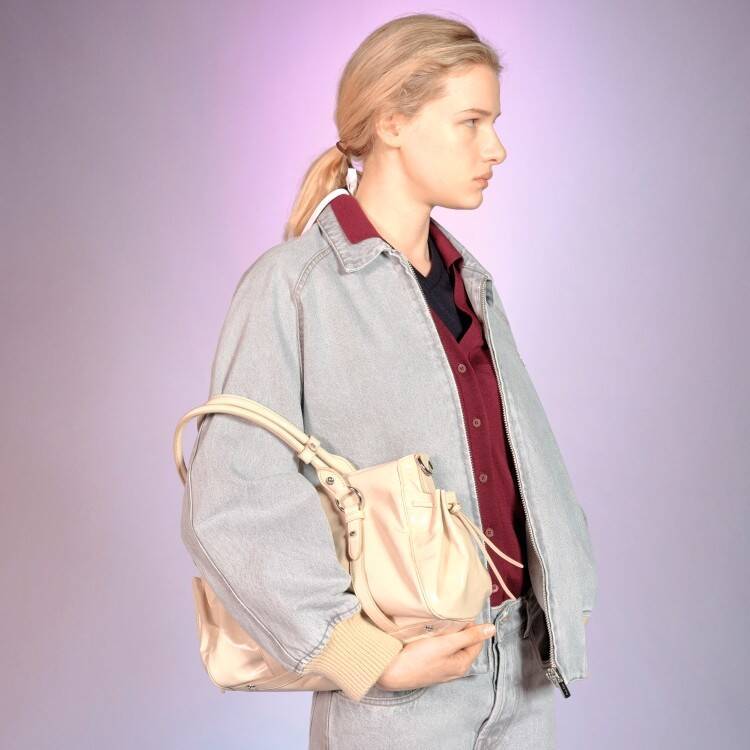 ミュウミュウ「Miu Miu Manifeste」ポップアップが伊勢丹新宿店と名古屋タカシマヤに登場──2026年春夏のコードを再解釈