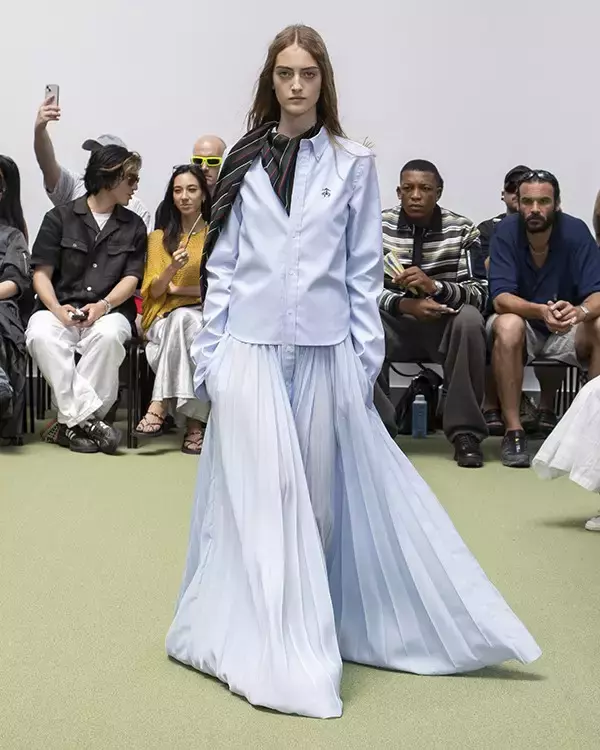 「sacai 2027年春夏メンズコレクション──「THE NEW CLASSICS」、クラシックを再起動するための解体」の画像