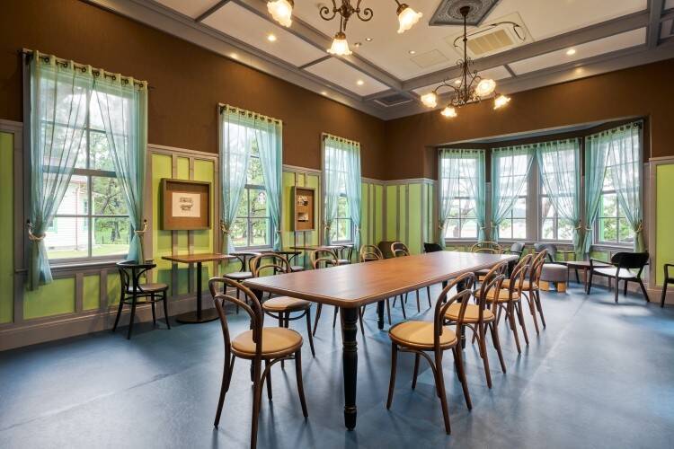 スターバックス、登録有形文化財に新店舗──横浜・海の公園で歴史とコーヒーを未来へつなぐ