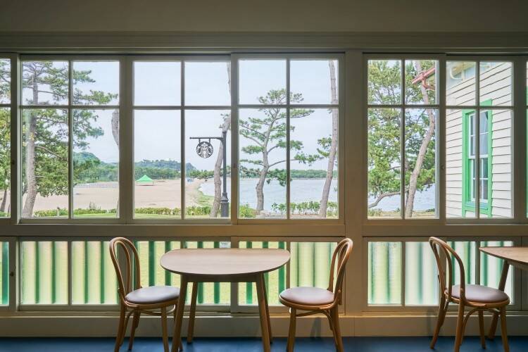 スターバックス、登録有形文化財に新店舗──横浜・海の公園で歴史とコーヒーを未来へつなぐ