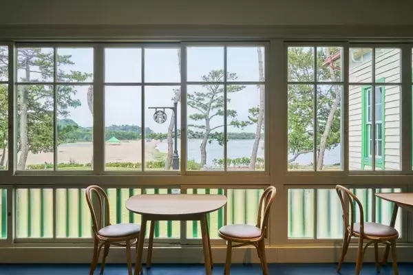 「スターバックス、登録有形文化財に新店舗──横浜・海の公園で歴史とコーヒーを未来へつなぐ」の画像