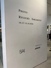坂本龍一が見つめた1980年代──写真展「PHOTO RYUICHI SAKAMOTO」で出会う、音楽家のもうひとつの視線