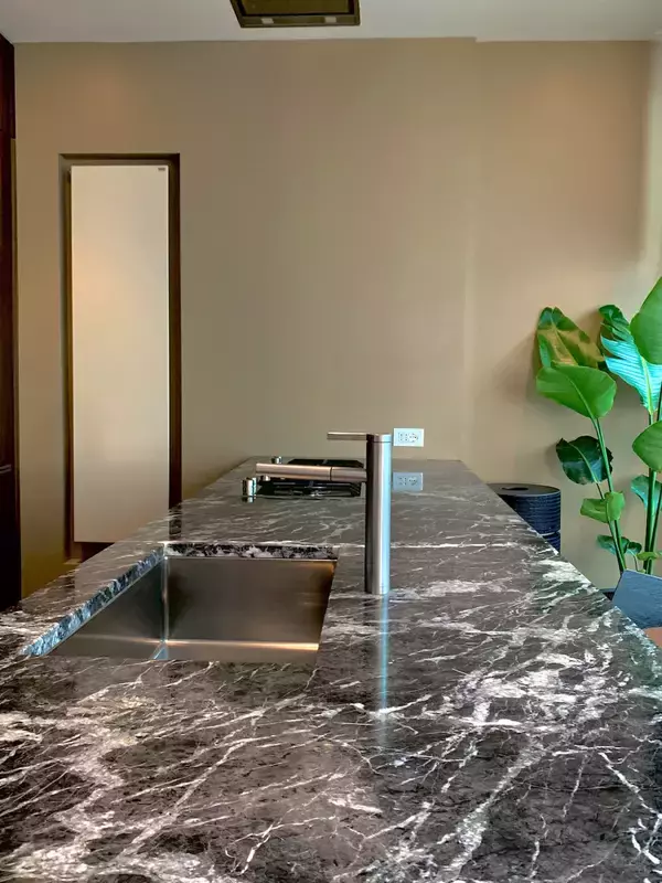 「理想の暮らしを考えるアイデア。ミラノ在住インテリア・プロダクトデザイナー・伊藤節さんと伊藤志信さんの家《前編》【From cities 世界の都市に憧れて vol.19】」の画像