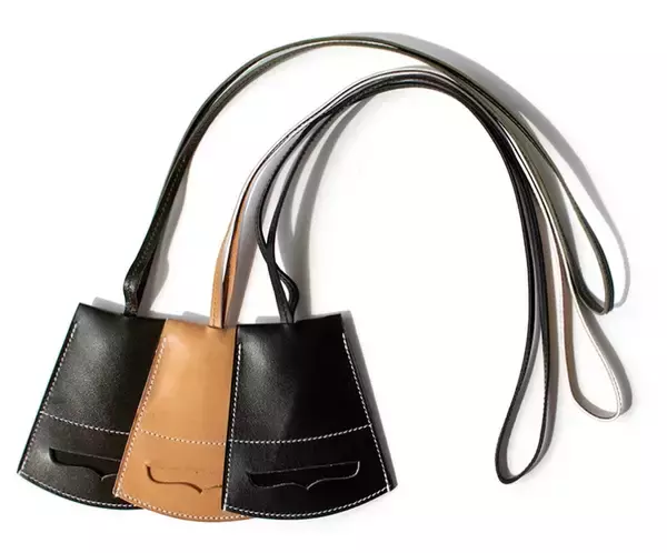 「J.M. ウエストンと仏発ユニフォームによるコラボ第二弾、シグニチャーローファーとキーリング を限定受注販売」の画像