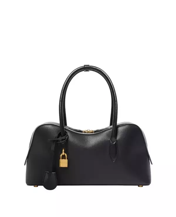 「ステラ マッカートニーから新たなアイコンバッグ「ステラ ライダー」が登場」の画像