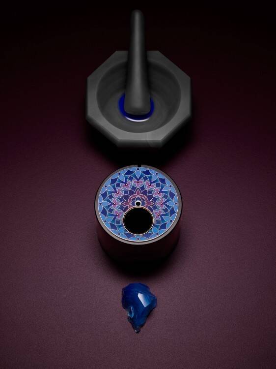 万華鏡から着想。ルイ・ヴィトンが日本限定のハイウォッチ 「タンブール ムーン フライング トゥールビヨン カレイドスコープ」を発表