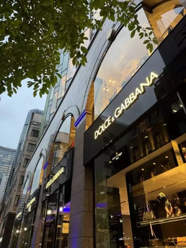 ドルチェ&ガッバーナ 銀座がリニューアル! イタリアの伝統の真髄であるエレガンスとクオリティーを体現