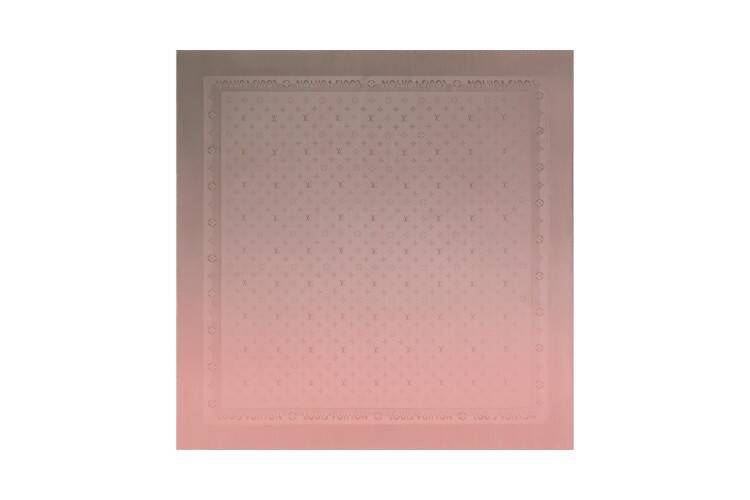 メゾンのアイコニックイラストやモチーフをクリエイティブにアレンジ! ルイ・ヴィトンから新作スクエアスカーフが登場