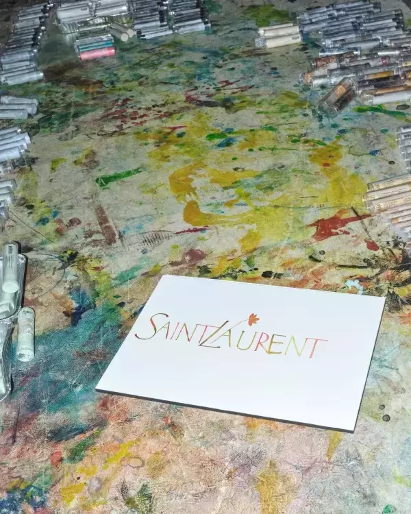 「サンローランが2025年夏のキャンペーンでイタリアを代表する現代アーティスト、フランチェスコ・クレメンテとタッグ」の画像