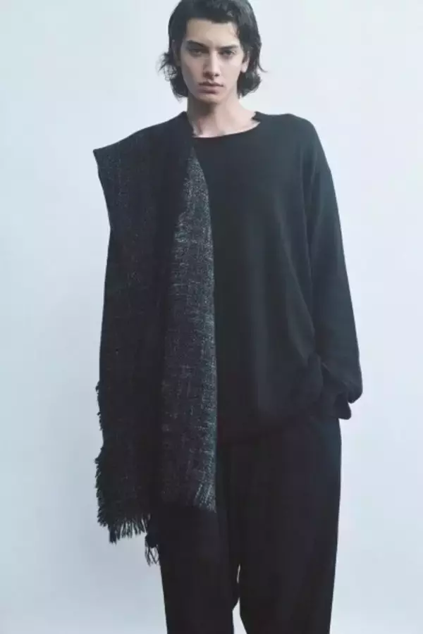 「素材と造形の対話──discord Yohji Yamamoto 2025-26年秋冬コレクション」の画像