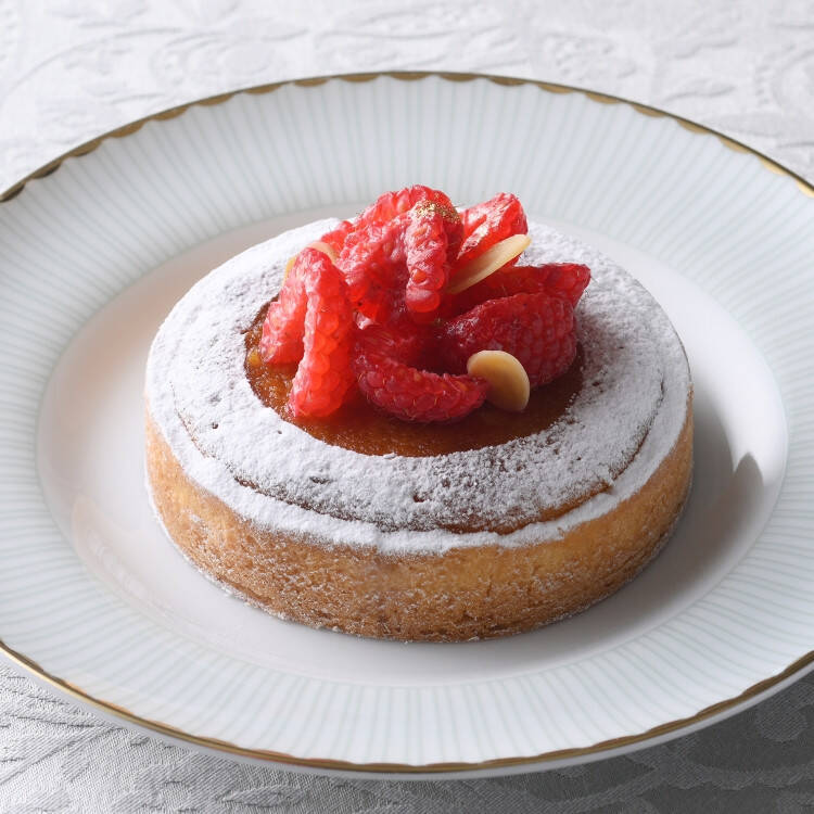 日本橋三越本店で「三越英国展」を3週に渡り開催。場の味を再現した英国菓子やフードや可愛い雑貨が大集合