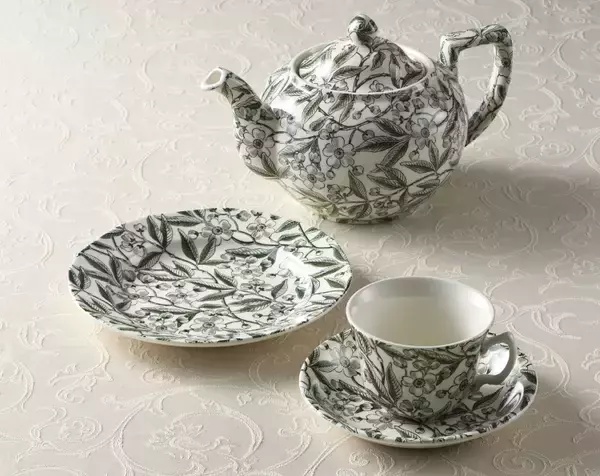 「日本橋三越本店で「三越英国展」を3週に渡り開催。場の味を再現した英国菓子やフードや可愛い雑貨が大集合」の画像