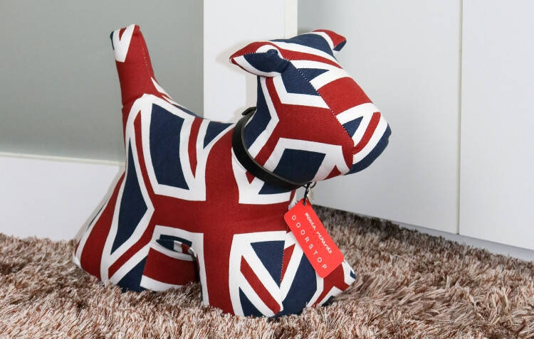 日本橋三越本店で「三越英国展」を3週に渡り開催。場の味を再現した英国菓子やフードや可愛い雑貨が大集合