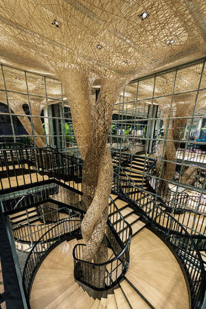 グッチ並木が一周年。バンブーをテーマに四代田辺竹雲斎氏によるインスタレーションがスタート