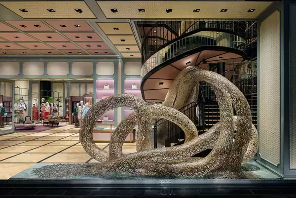 「グッチ並木が一周年。バンブーをテーマに四代田辺竹雲斎氏によるインスタレーションがスタート」の画像