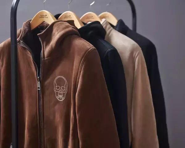 ルシアン ぺラフィネからイタリアの最高峰レザーブランドとのタッグで生まれたリュクスなムートンアウターが登場
