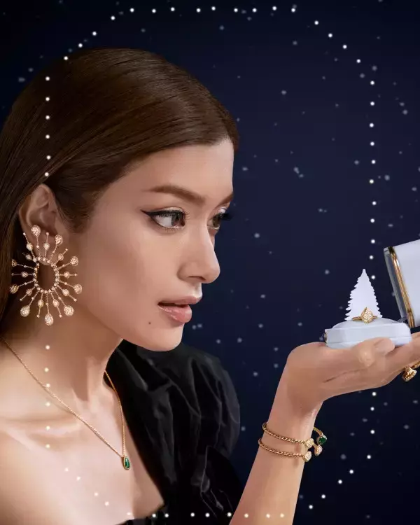 「ブシュロンのホリデーキャンペーンがスタート。ローラやアレクサ・チャンらがフェスティブな季節を華やかに彩る」の画像