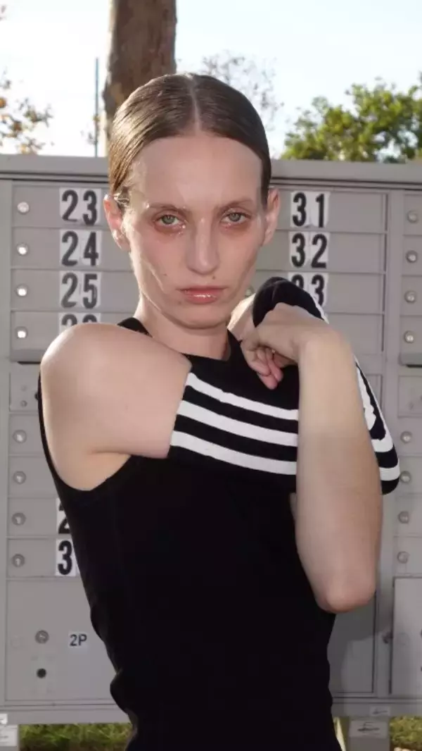 「Y-3がペトラ・コリンズとモニ・ハワースによる2025年春夏コレクションの新ビジュアルを公開」の画像