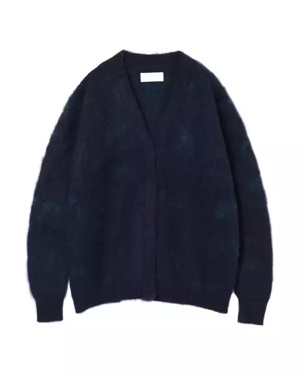 「新宿伊勢丹でマメ クロゴウチ ホリデーコレクションを展開。草花モチーフが散りばめられたノスタルジックな全9型がラインアップ」の画像