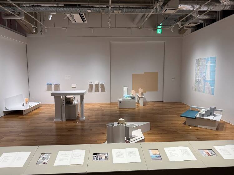 建築を遠くに投げるということ——「波板と珊瑚礁」が示す、思考としての建築