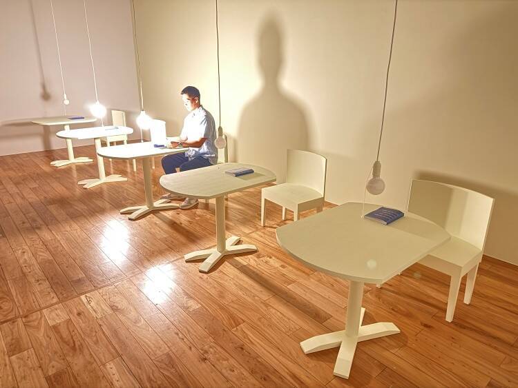 建築を遠くに投げるということ——「波板と珊瑚礁」が示す、思考としての建築