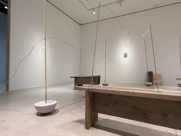 「建築を遠くに投げるということ——「波板と珊瑚礁」が示す、思考としての建築」の画像