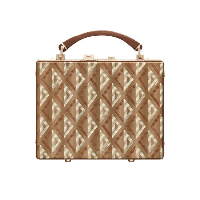 ディオールの卓越した職人技を反映した新作「CD ダイヤモンド」シリーズが登場