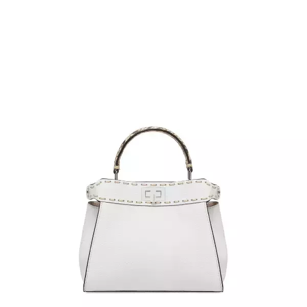 「アイコニックなステッチが際立つ、フェンディの新作「ピーカブー カプセルコレクション」が登場」の画像