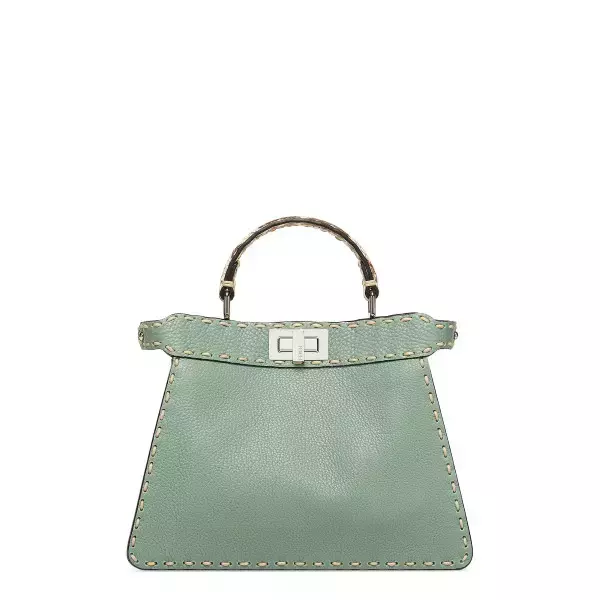 「アイコニックなステッチが際立つ、フェンディの新作「ピーカブー カプセルコレクション」が登場」の画像