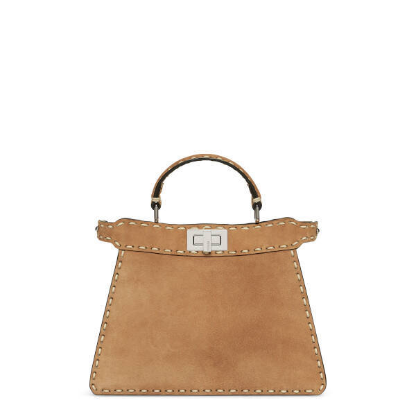 アイコニックなステッチが際立つ、フェンディの新作「ピーカブー カプセルコレクション」が登場