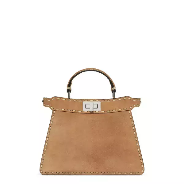 「アイコニックなステッチが際立つ、フェンディの新作「ピーカブー カプセルコレクション」が登場」の画像