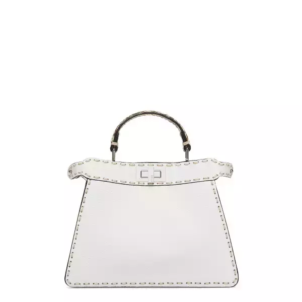 「アイコニックなステッチが際立つ、フェンディの新作「ピーカブー カプセルコレクション」が登場」の画像