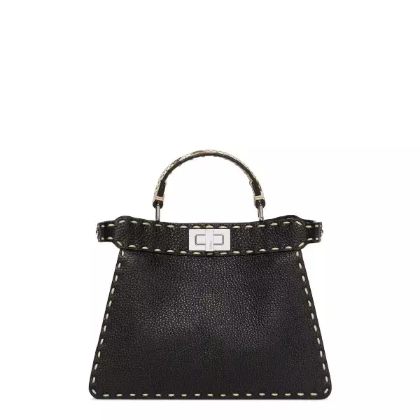 「アイコニックなステッチが際立つ、フェンディの新作「ピーカブー カプセルコレクション」が登場」の画像