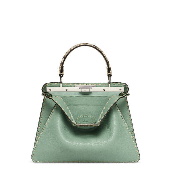 アイコニックなステッチが際立つ、フェンディの新作「ピーカブー カプセルコレクション」が登場