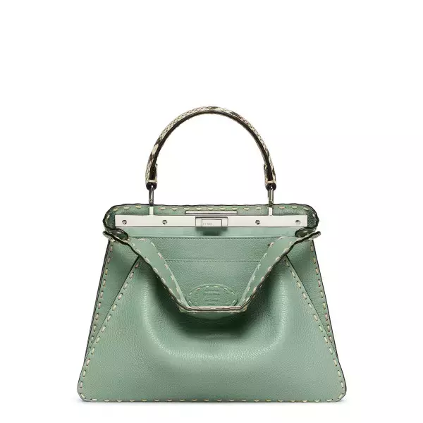 「アイコニックなステッチが際立つ、フェンディの新作「ピーカブー カプセルコレクション」が登場」の画像